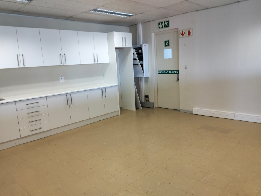 To Let commercial Property for Rent in Rosenpark Western Cape